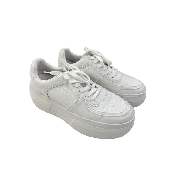 Steve Madden - Perrin Lace Up Platform Sneakers in White - Picture 1 of 5